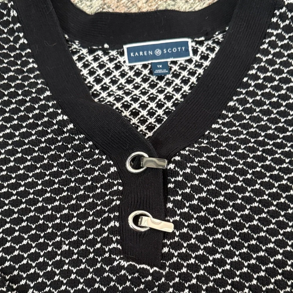 Karen Scott Black and White V-Neck Plus Size Cotton Henley Sweater - Picture 3 of 6